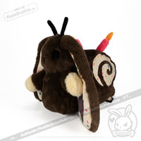 Load image into Gallery viewer, Plushie Dreadfuls - Snailful Snails Sweetroll - Plush Stuffed Animal toy
