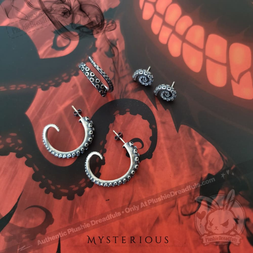 Silver Tentacle & Red Cheshire Tapestry Set - Mysterious