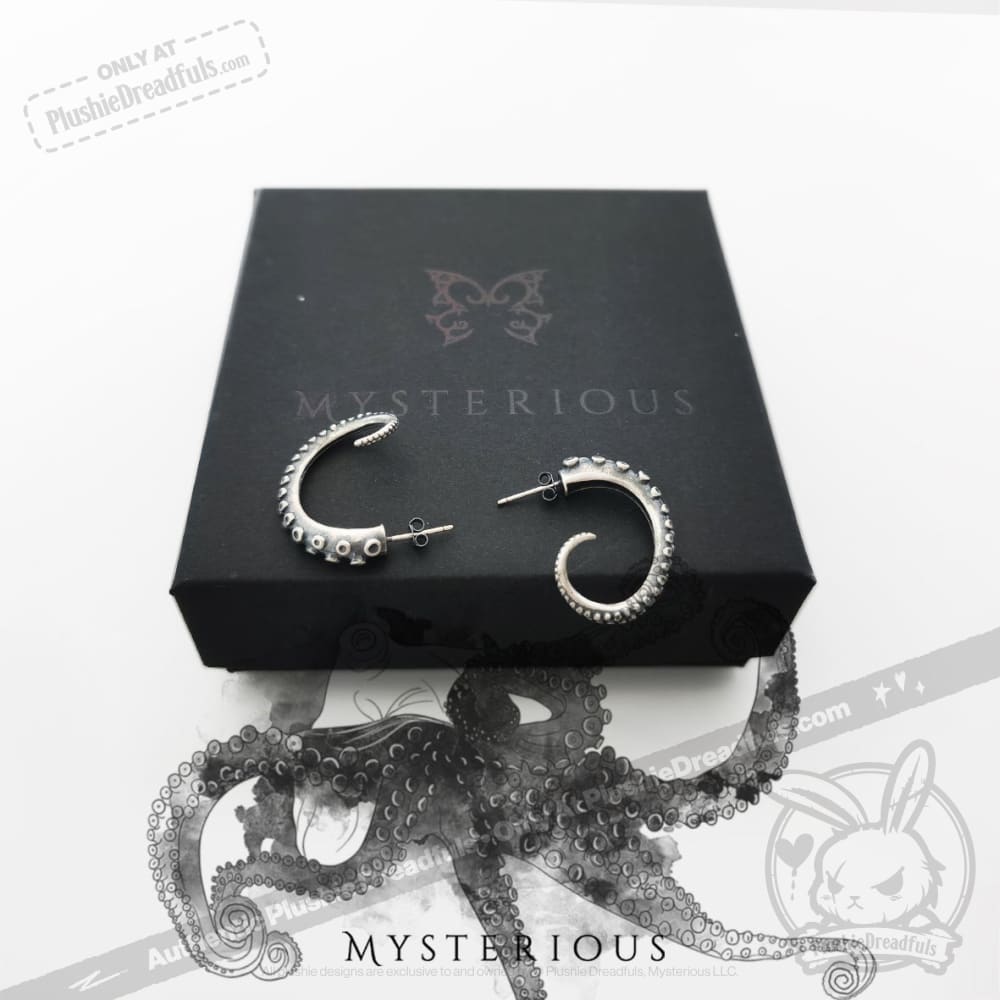 Silver Tentacle & Red Cheshire Tapestry Set - Mysterious