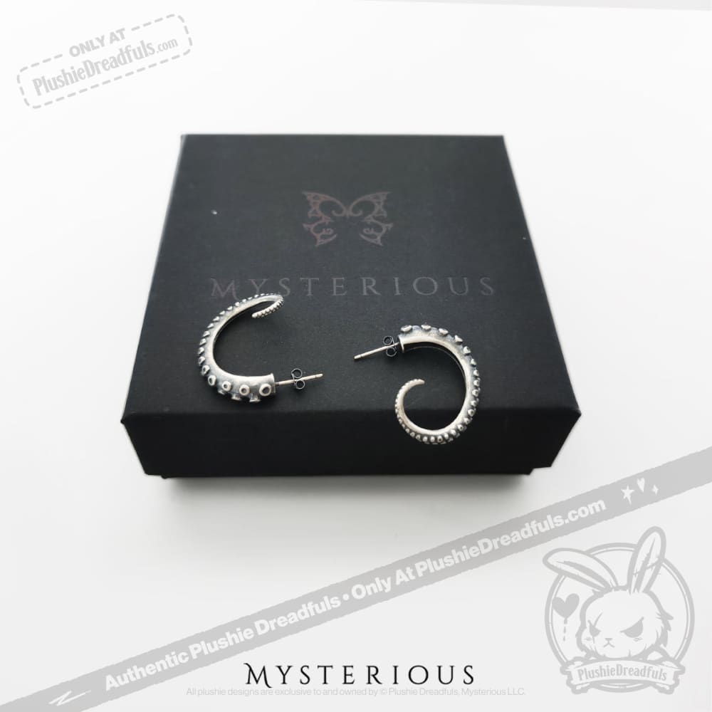 Silver Tentacle & Red Cheshire Tapestry Set - Mysterious